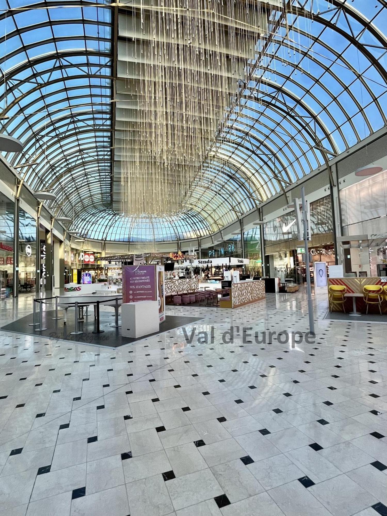 Le Regence, Terrasse, Serris Disney Buitenkant foto